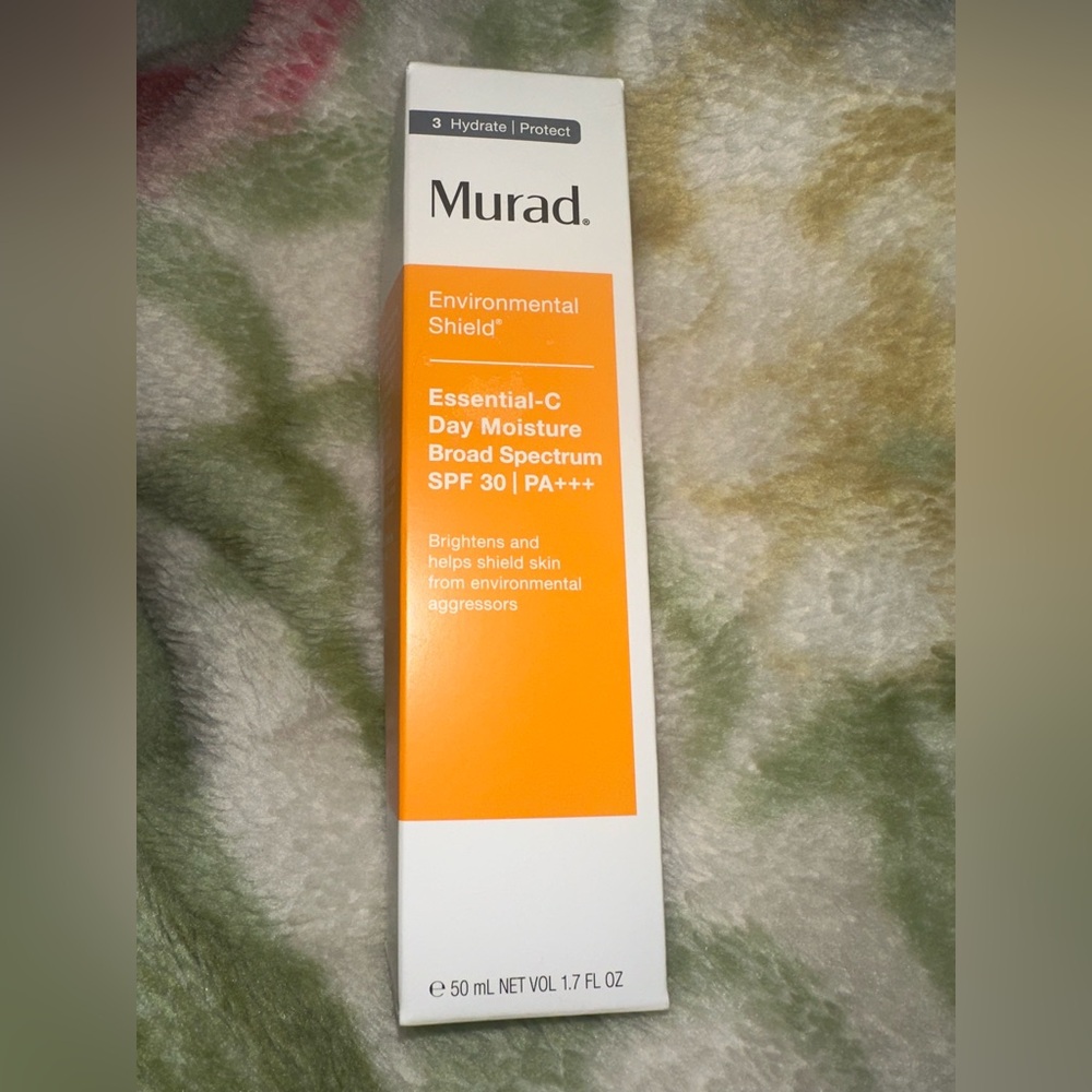 Murad Essential C moisturizer with SPF 30 New in box